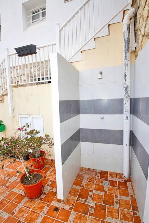 Stylish & Fully Furnished 3 Bedrooms Flat -4 Min Walk To Beautiful Beach Alicante Exterior foto